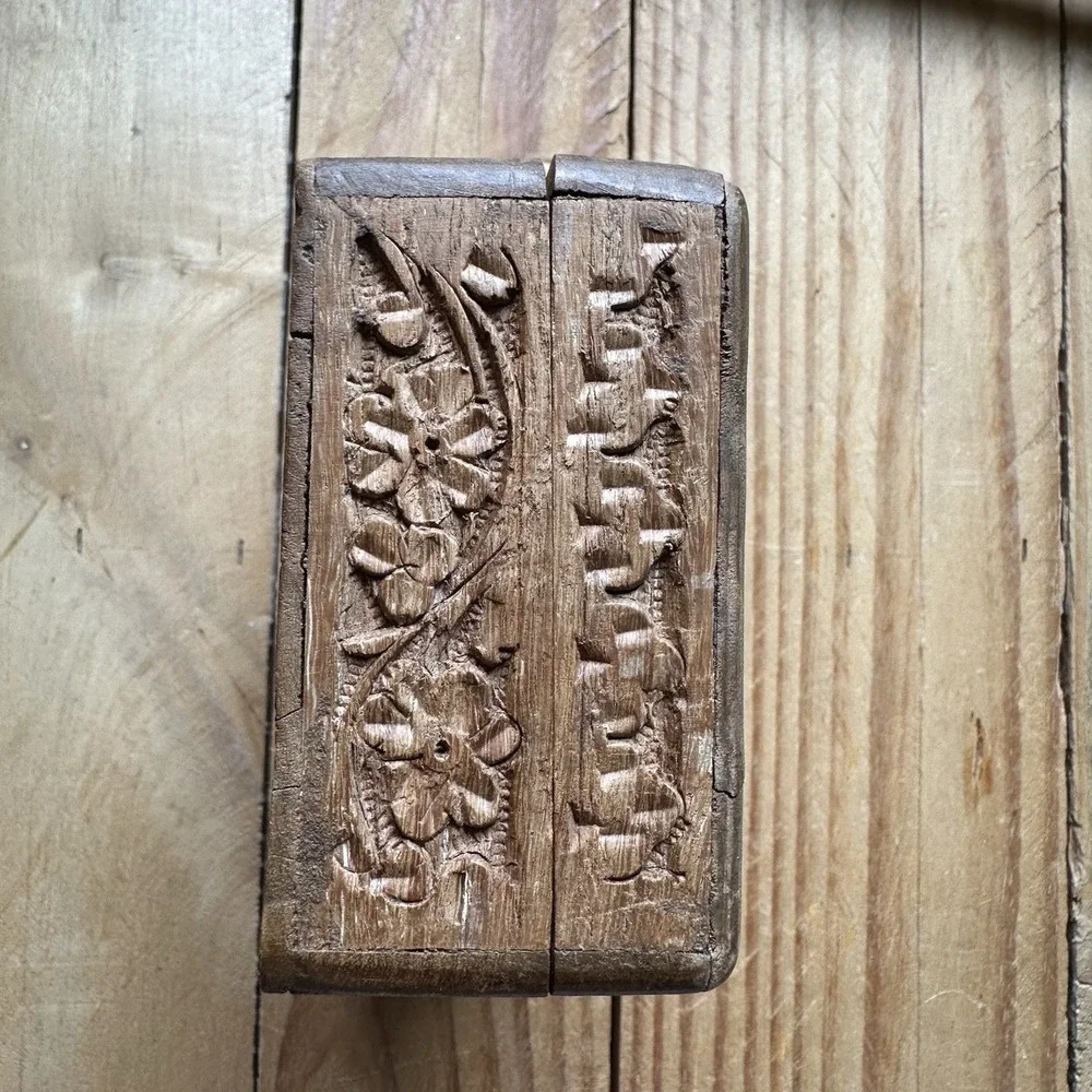 Vintage Carved Wooden Jewelry Box Floral Inlay Trinket Box Made‎ In India 6 Inch